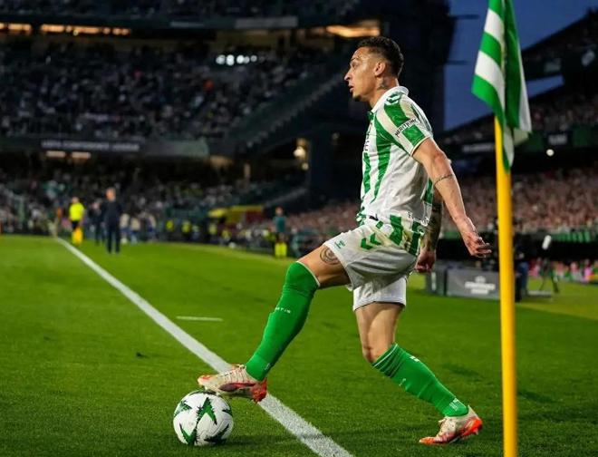 前瞻巴萨3-0贝蒂斯：欧冠前迎来硬仗弗里克看到了安东尼的进步